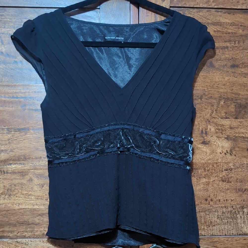 Spenser Jeremy Elegant Black V-Neck Blouse